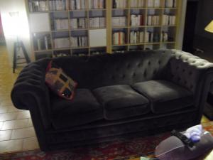 canapé chesterfield velours 17